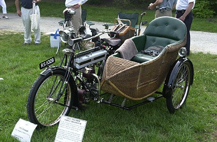 [1913 Triumph Type C Roadster with Woolbrown Sidecar/Owners - Claudia & Pepe Merrick]